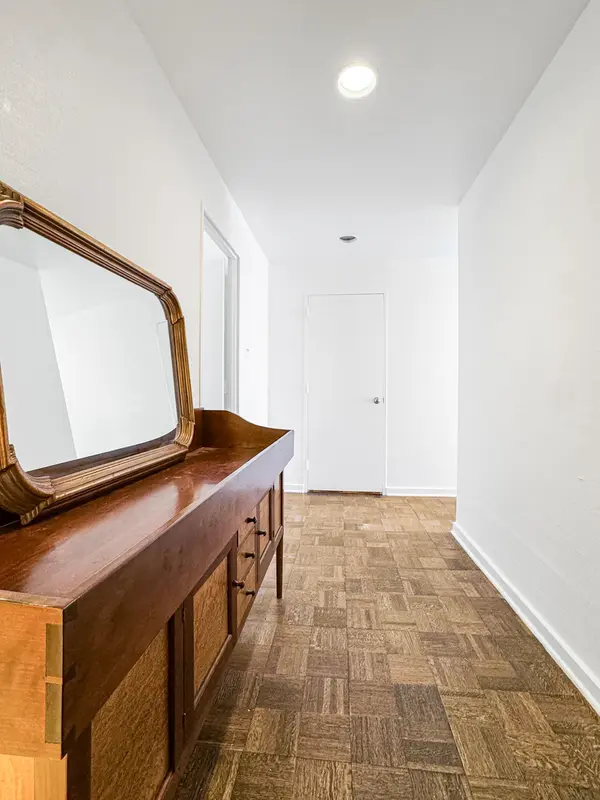 175 E Delaware PL #7511, Chicago, IL 60611