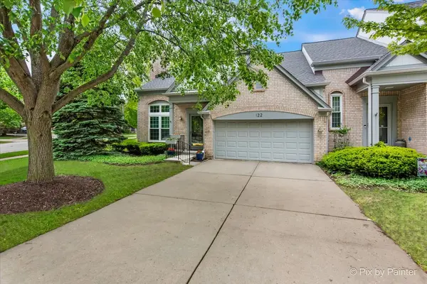 122 Versailles CT, Bloomingdale, IL 60108