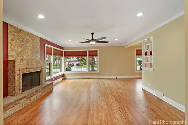 4258 Bobolink TER, Skokie, IL 60076