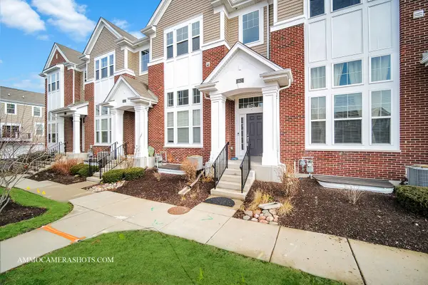 863 Lewisburg LN, Aurora, IL 60504