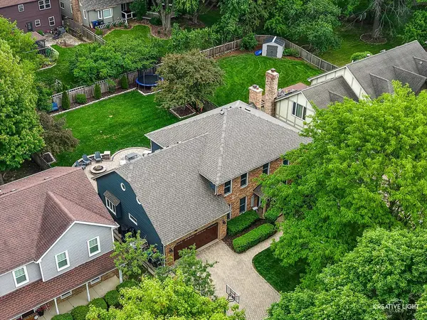 2255 University DR, Naperville, IL 60565