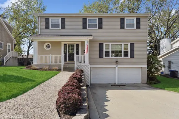 427 Dorset PL, Glen Ellyn, IL 60137