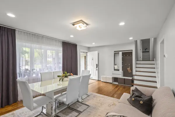 3907 New Haven AVE, Arlington Heights, IL 60004