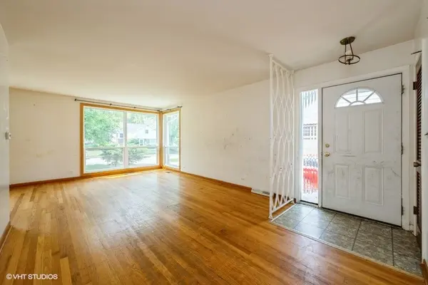 9011 Menard AVE, Morton Grove, IL 60053