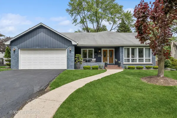 1140 Catalpa LN, Naperville, IL 60540