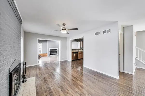 6S009 Steeple Run DR, Naperville, IL 60540