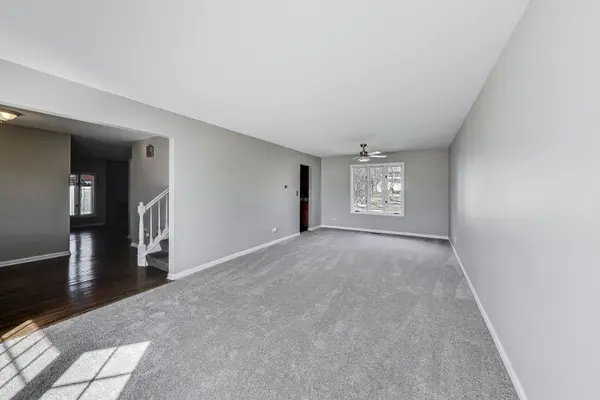 6S009 Steeple Run DR, Naperville, IL 60540