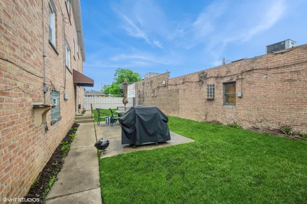 5639 W Montrose AVE, Chicago, IL 60634