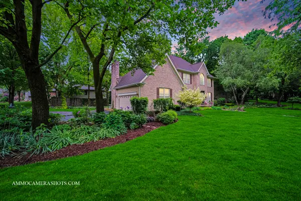 792 Black Walnut DR, Sugar Grove, IL 60554