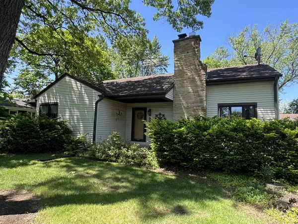 3926 Earlston RD, Downers Grove, IL 60515