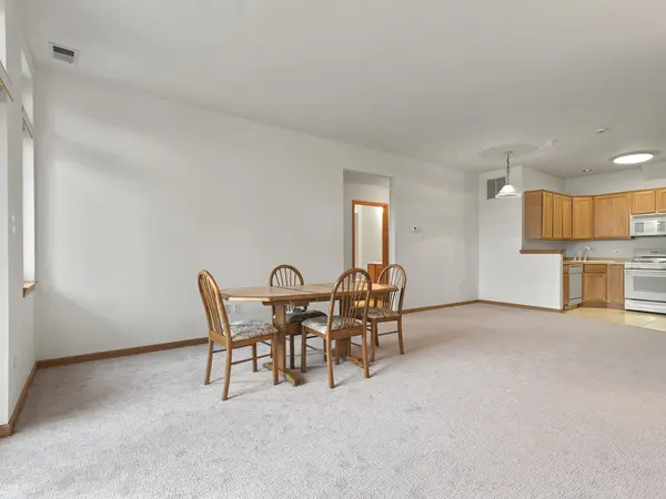 5417 S Melvina AVE #203, Chicago, IL 60638