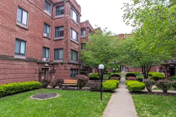 932 W Sunnyside AVE #1C, Chicago, IL 60640