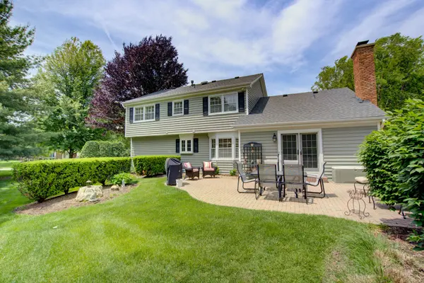 1056 Whirlaway AVE, Naperville, IL 60540