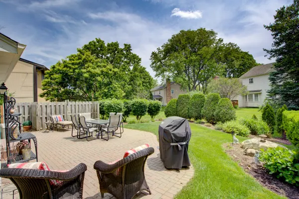 1056 Whirlaway AVE, Naperville, IL 60540