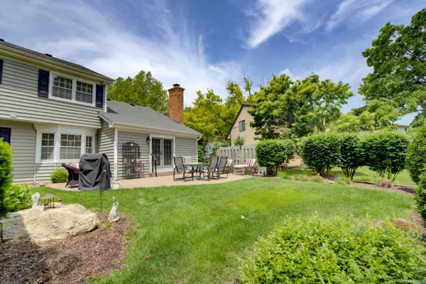 1056 Whirlaway AVE, Naperville, IL 60540