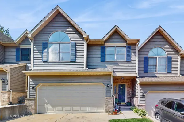 606 River Bluff DR #606, Carpentersville, IL 60110