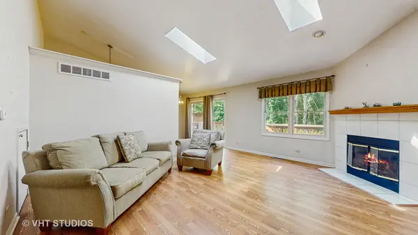 606 River Bluff DR #606, Carpentersville, IL 60110