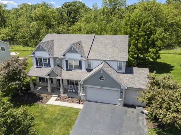 1284 McDole DR, Sugar Grove, IL 60554