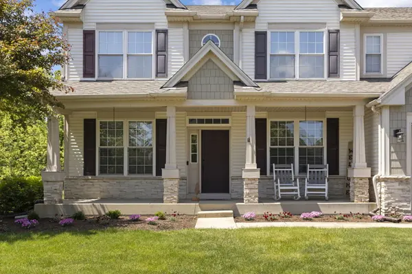 1284 McDole DR, Sugar Grove, IL 60554