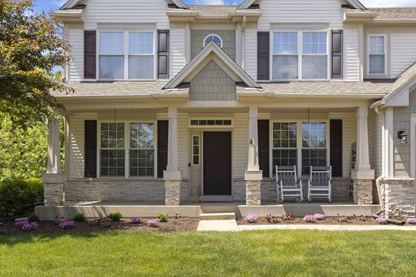 1284 McDole DR, Sugar Grove, IL 60554