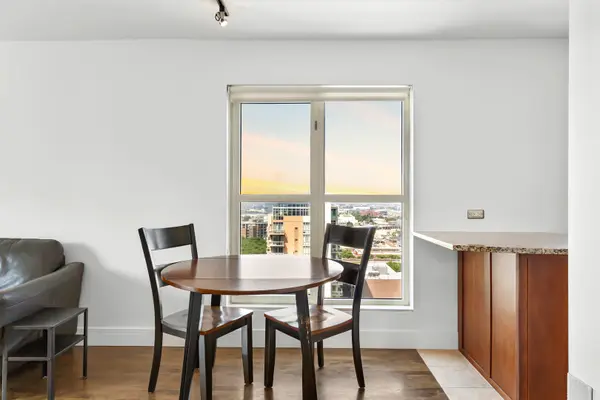1212 N Lasalle ST #2009, Chicago, IL 60610