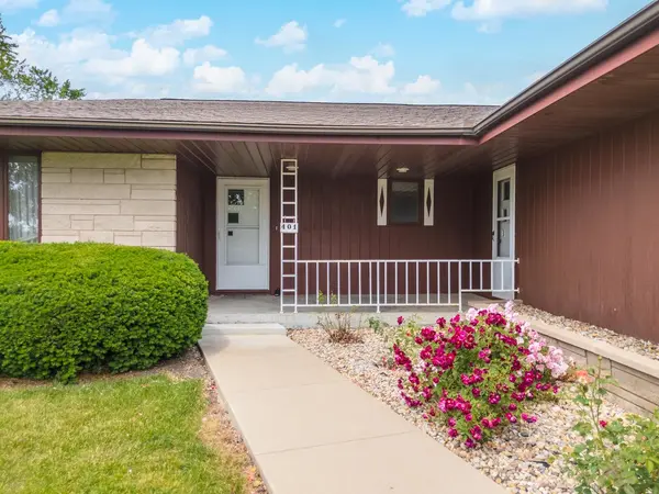 401 N 4TH AVE, Chenoa, IL 61726