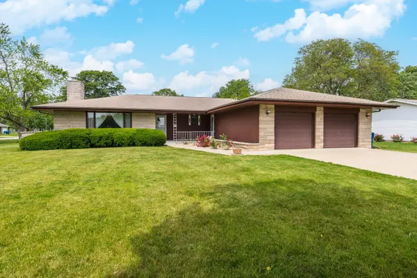 401 N 4TH AVE, Chenoa, IL 61726