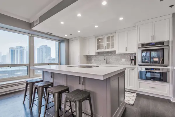 57 E Delaware PL #1605, Chicago, IL 60611