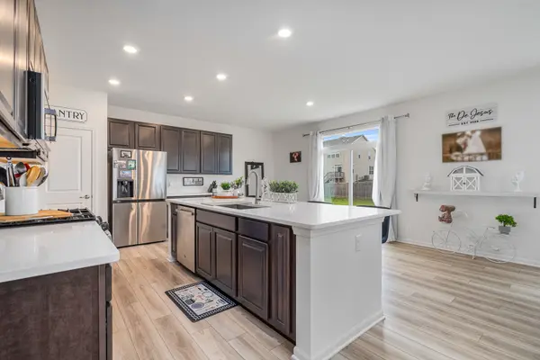 522 COACH RD, Yorkville, IL 60560