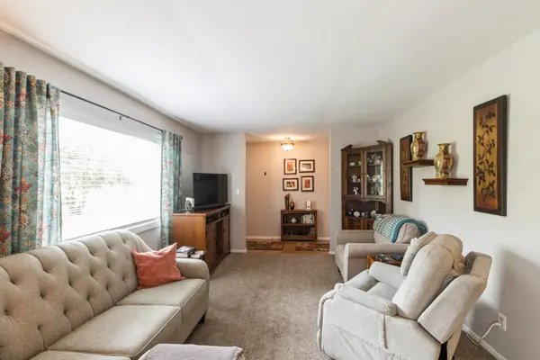 903 Wiltshire DR #S2, Mchenry, IL 60050