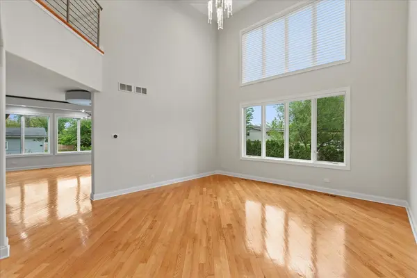 3 CRESTVIEW TER, Buffalo Grove, IL 60089