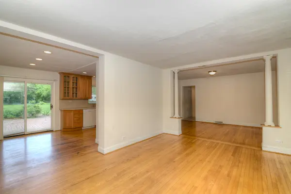 6N002 Laurel DR, Medinah, IL 60157