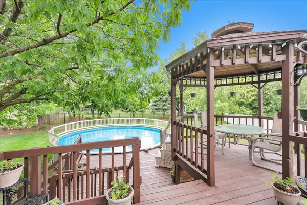 711 Lake CT, New Lenox, IL 60451