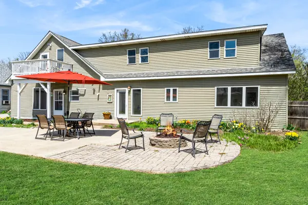 34437 Bassett RD, Burlington, WI 53105