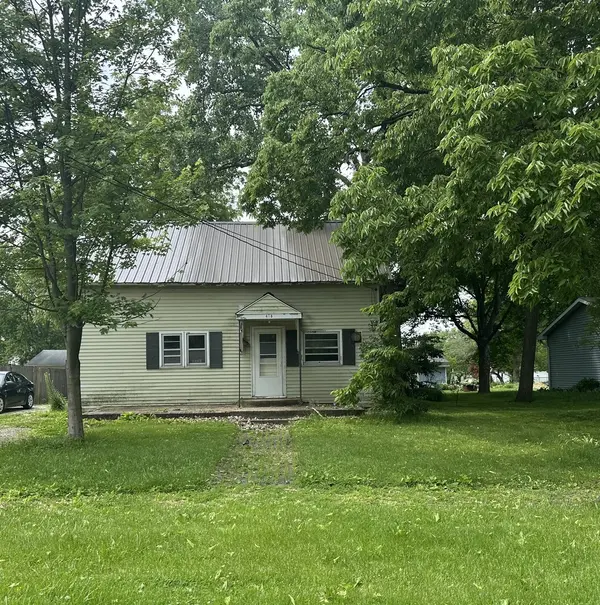 415 W Main ST, Arcola, IL 61910