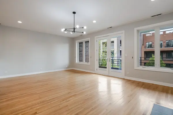 828 N California AVE #3, Chicago, IL 60622