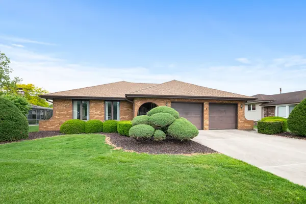 7618 W 157th ST, Orland Park, IL 60462