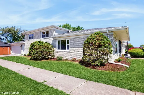 524 Escanaba AVE, Calumet City, IL 60409