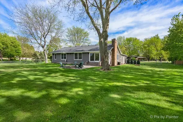 3N488 BALKAN DR, St. Charles, IL 60175