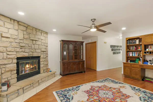 Address not disclosed, Elgin, IL 60123