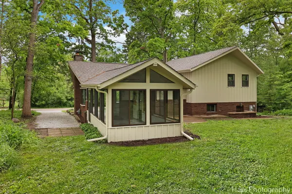 26660 W SYCAMORE RD, Antioch, IL 60002