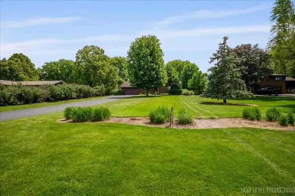 38W277 Monterey DR, Batavia, IL 60510