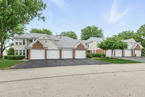 1930 Quaker Hollow LN, Streamwood, IL 60107