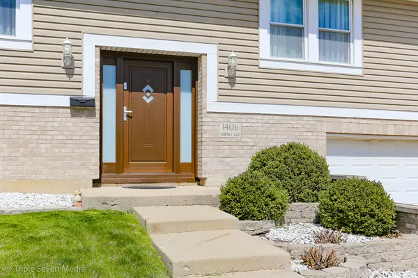 1406 Edgefield LN, Hoffman Estates, IL 60169