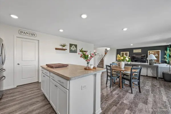 1715 Bayberry LN, Pingree Grove, IL 60140