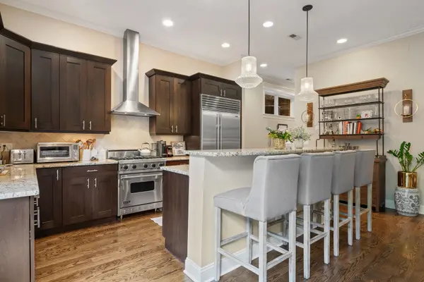 663 W Wellington AVE #1, Chicago, IL 60657