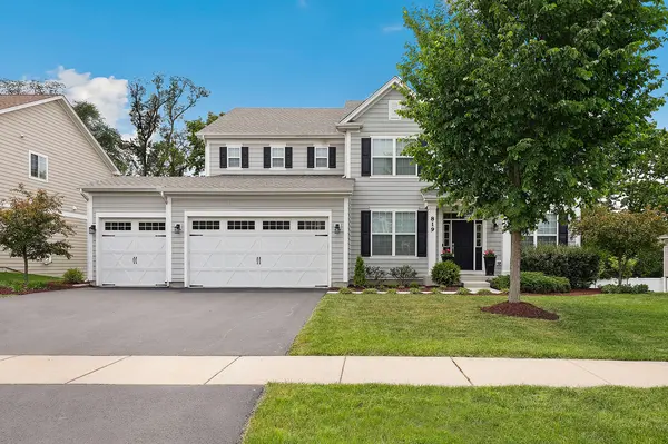 819 Heatherfield CIR,  Naperville,  IL 60565