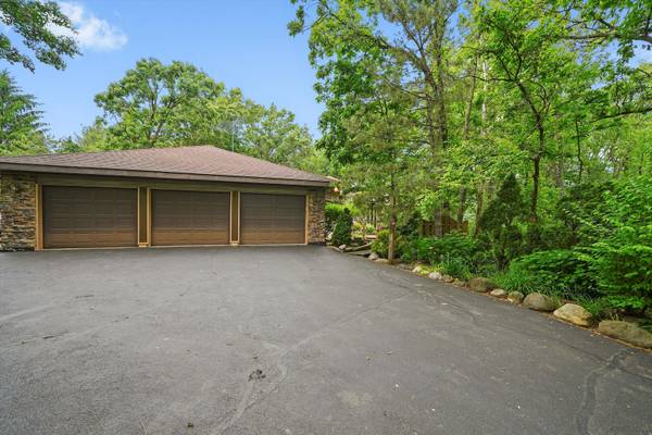 9316 Pine Needle PASS, Bull Valley, IL 60097