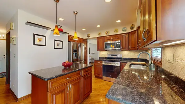 800 Kingsbridge WAY, Buffalo Grove, IL 60089