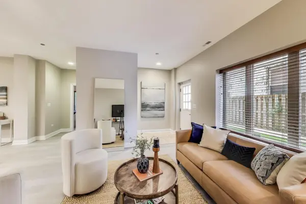 4950 N Western AVE #101, Chicago, IL 60625